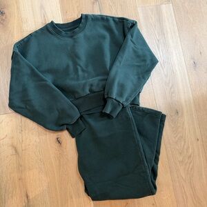 Vuori Restore Sweatshirt and Sweatpants